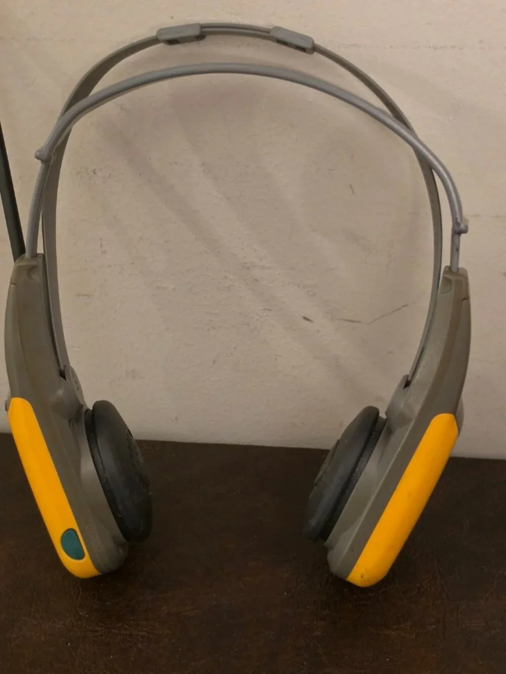 Vintage Sony Walkman Sports SRF-HM55 AM/FM Radio in Yellow